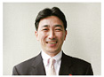 代表　三宅 勇雄